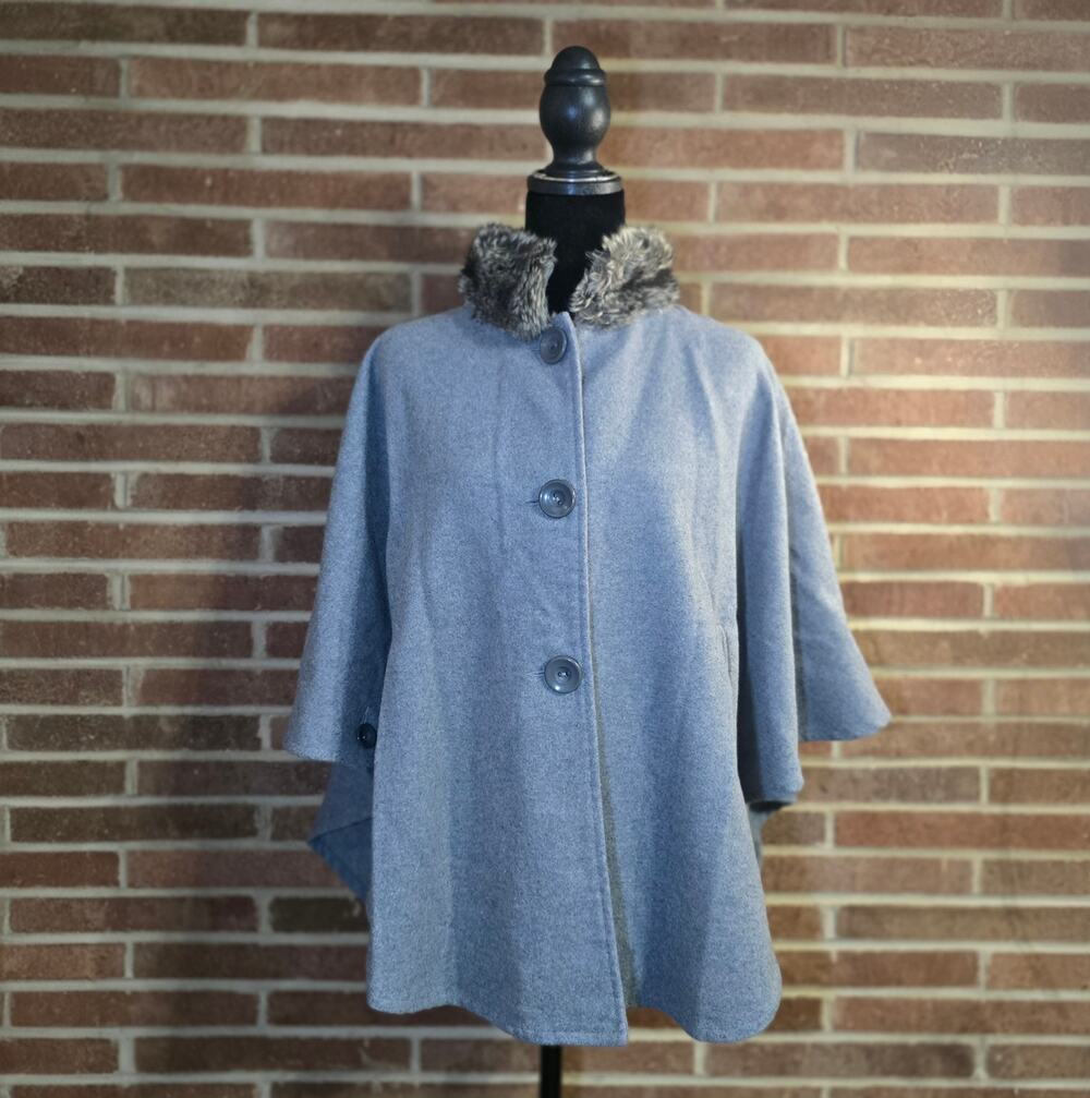 Copper Key Girls Gray Shawl Cape Faux Fur Collar Button Coat Jacket Size 7/8
